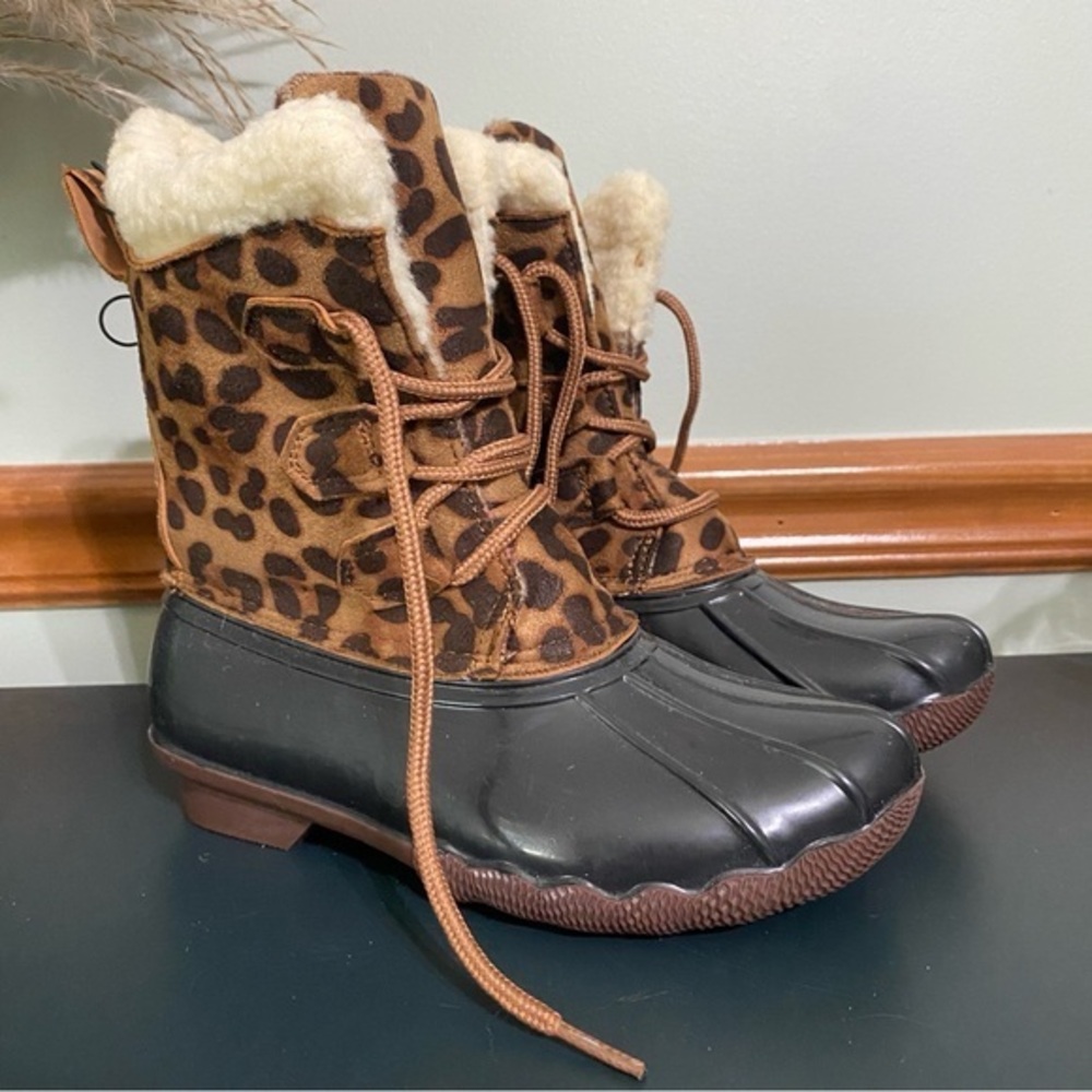 Jessica‎ Carlyle Duck Boots Big Girl Size 2 Color Black  Leopard Print￼